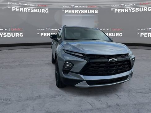 Used 2024 Chevrolet Blazer LT w/ Midnight/Sport Edition FWD image 2