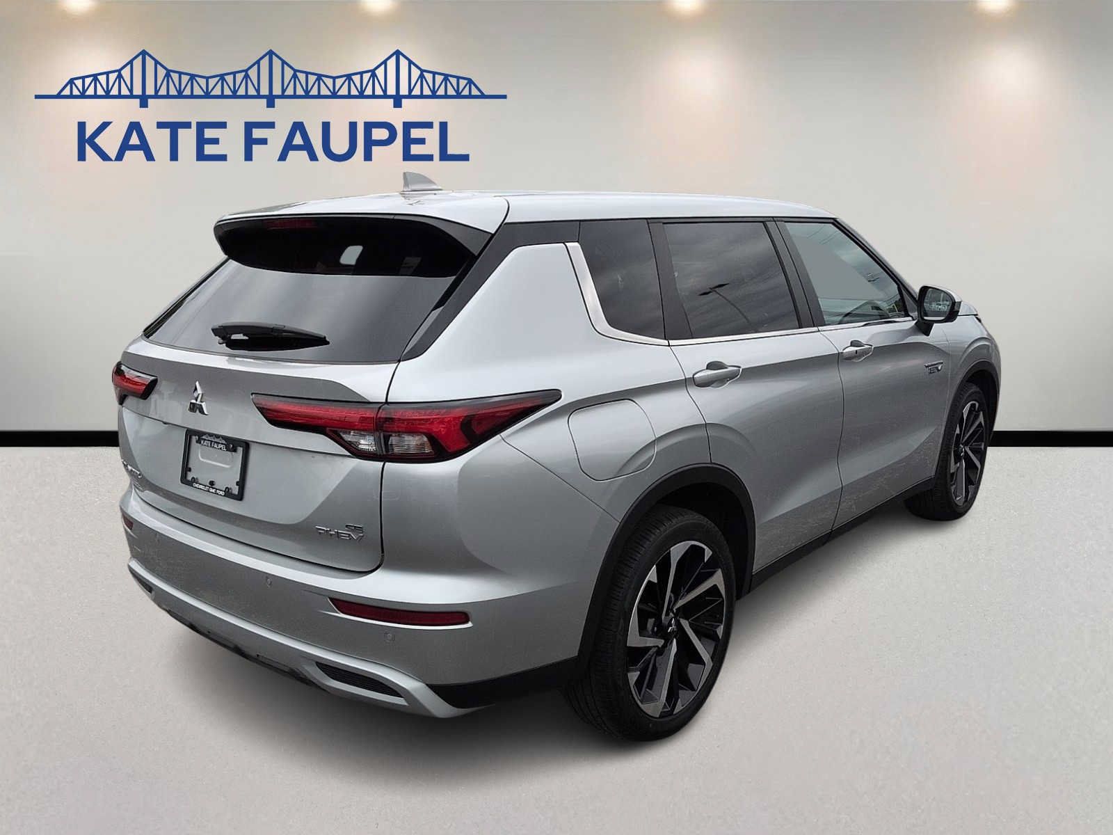 Used 2024 Mitsubishi Outlander SE AWD/4WD image 7
