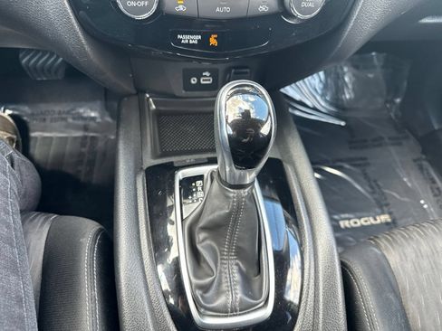 Used 2019 Nissan Rogue SV AWD/4WD image 63