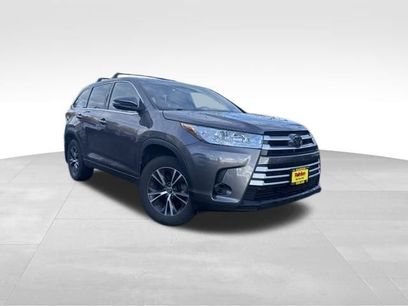 Used 2018 Toyota Highlander LE
