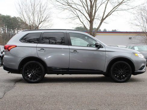 Used 2020 Mitsubishi Outlander LE image 14