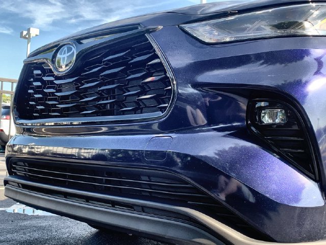 Used 2025 Toyota Highlander XLE FWD image 45