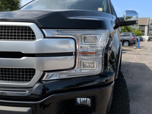 Used 2019 Ford F150 Platinum w/ Equipment Group 701A Luxury AWD/4WD image 3