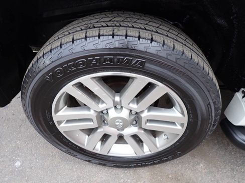 Used 2011 Toyota 4Runner Limited image 11