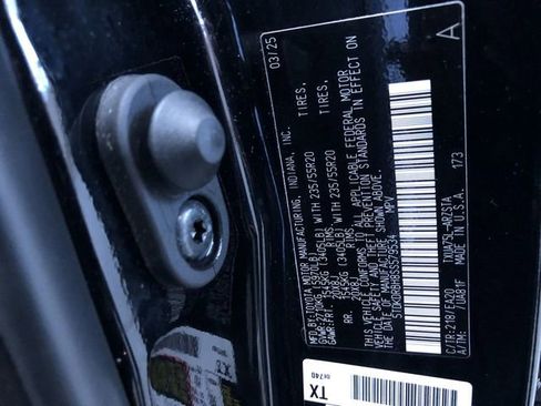 Certified 2025 Toyota Highlander XSE AWD/4WD image 33