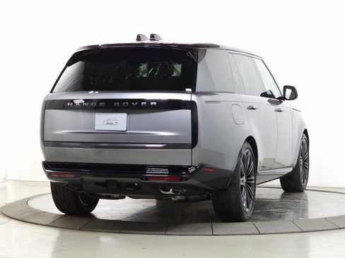 Used 2025 Land Rover Range Rover Long Wheelbase SE image 6