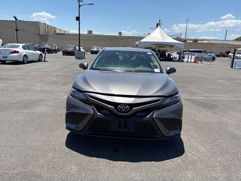 Used 2023 Toyota Camry SE FWD image 2