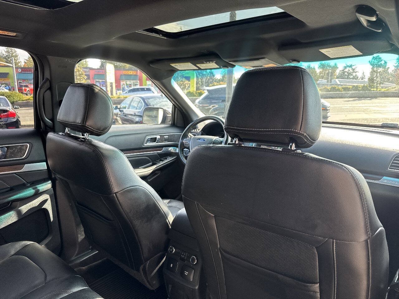 Used 2016 Ford Explorer Limited w/ Equipment Group 301A AWD/4WD image 24