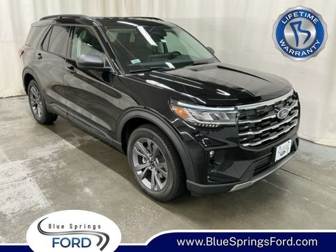 New 2026 Ford Explorer Active w/ Active Comfort Package AWD/4WD image 1