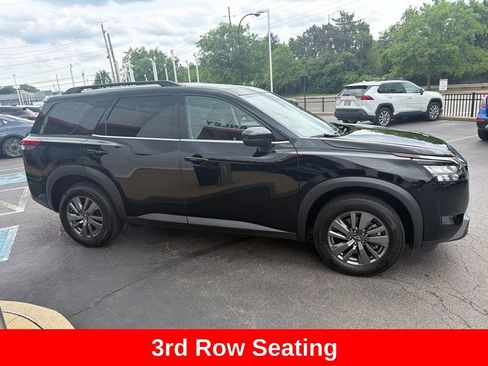 Used 2025 Nissan Pathfinder SV FWD image 8