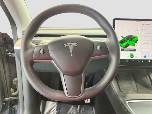 Used 2023 Tesla Model Y Performance AWD/4WD image 11
