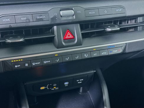 Used 2025 Kia K4 LXS image 23