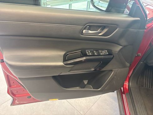 Used 2022 Nissan Pathfinder SV image 12