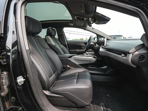 Used 2025 Cadillac Optiq Luxury 1 AWD/4WD image 47