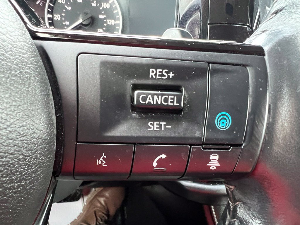 Used 2023 Nissan Pathfinder SL AWD/4WD image 47