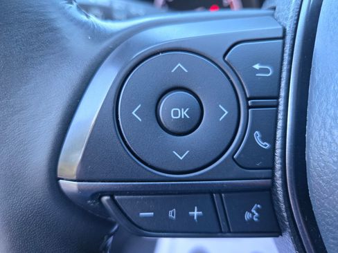 Used 2023 Toyota Camry SE image 19