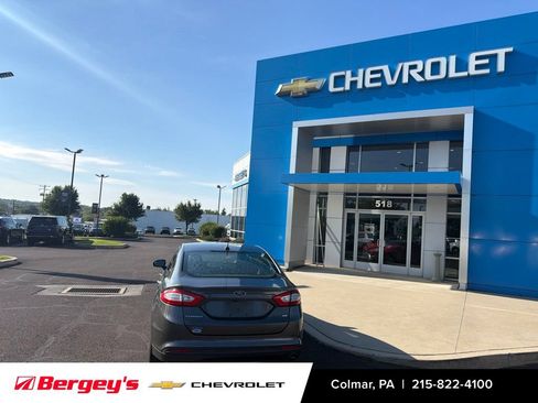 Used 2016 Ford Fusion SE FWD image 5