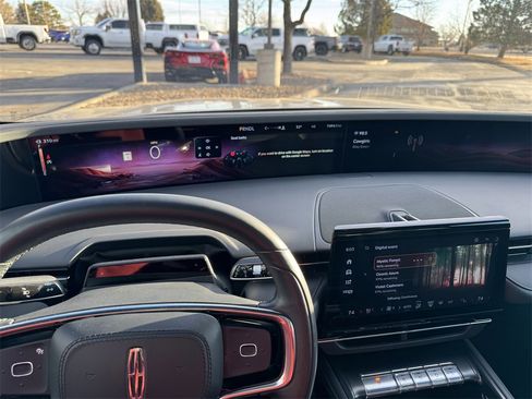 Used 2024 Lincoln Nautilus Reserve w/ Equipment Group 202A image 8