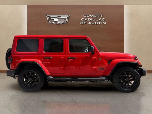 Used 2025 Jeep Wrangler Unlimited Sahara image 5