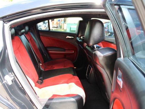 Used 2019 Dodge Charger Scat Pack w/ Dynamics Package RWD image 30