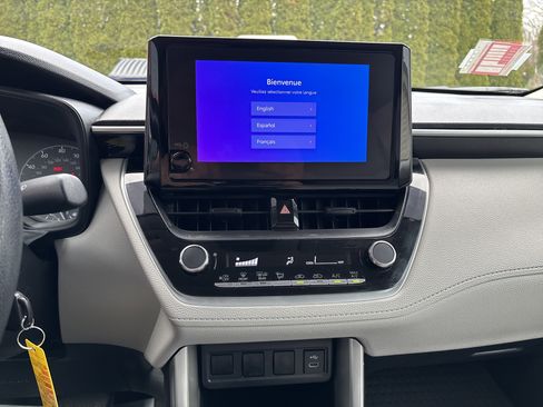 Used 2023 Toyota Corolla Cross L image 25