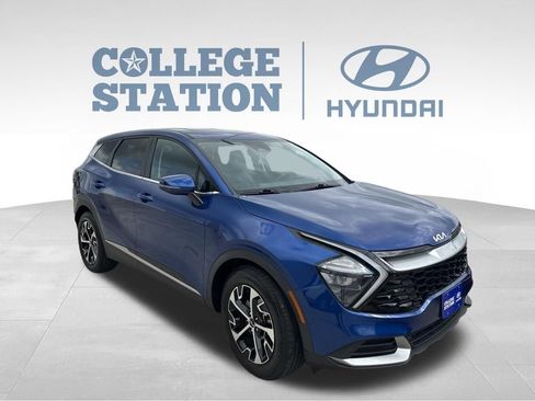 Used 2023 Kia Sportage EX image 3