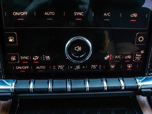 Used 2025 GMC Yukon Denali image 25