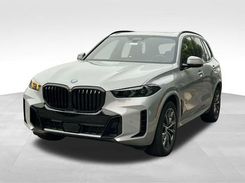 New 2026 BMW X5 xDrive50e w/ M Sport Package AWD/4WD image 5