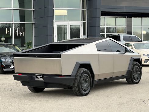Used 2024 Tesla Cybertruck AWD Crew Cab image 6
