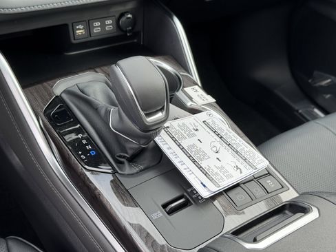 New 2026 Toyota Highlander Platinum AWD/4WD image 19