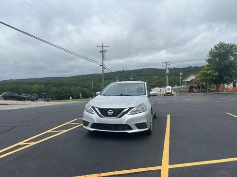 Used 2019 Nissan Sentra S FWD image 2