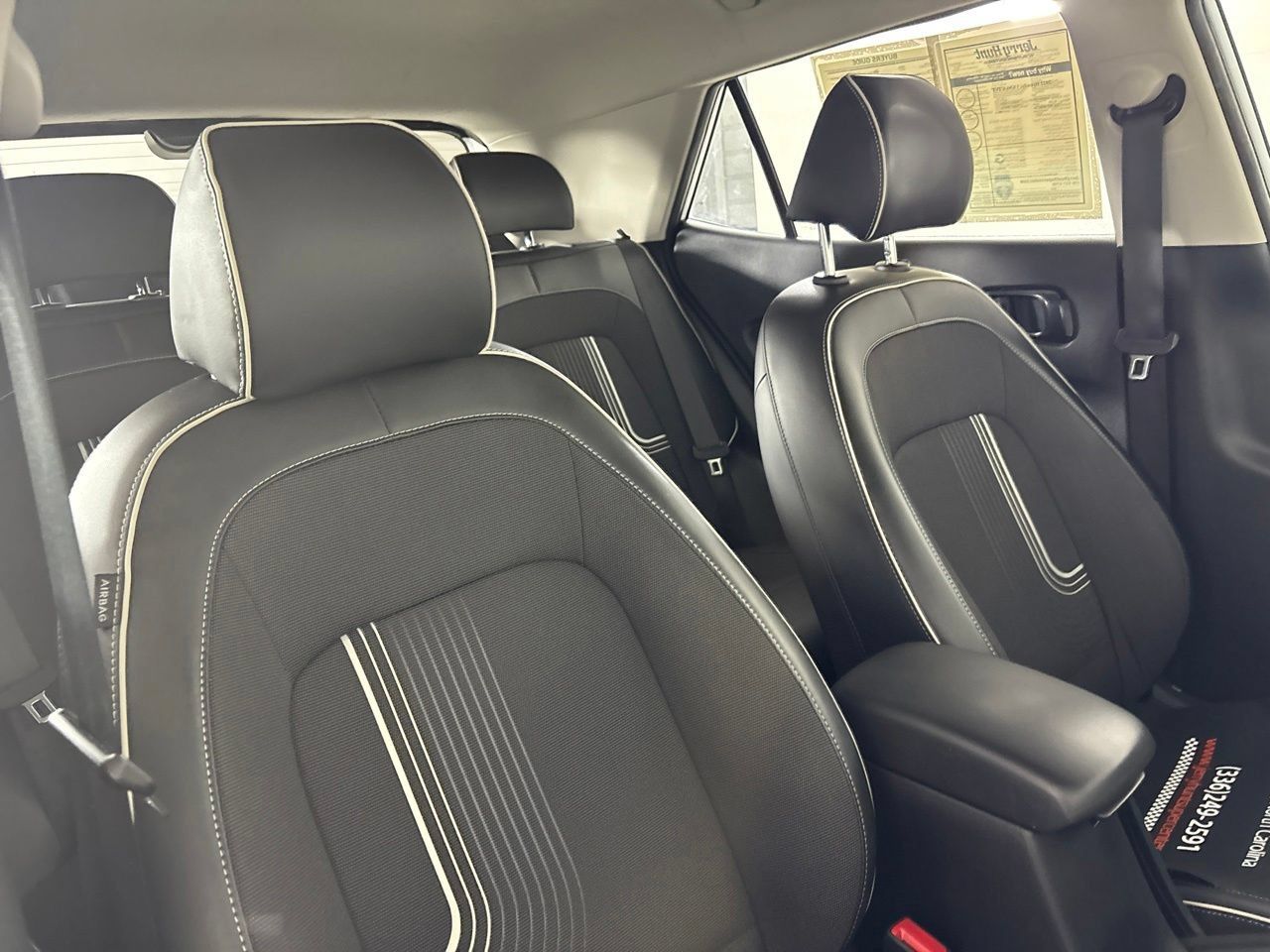 Used 2022 Hyundai Venue Limited FWD image 30