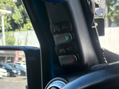 Used 2015 Jeep Wrangler Unlimited Sahara AWD/4WD image 15