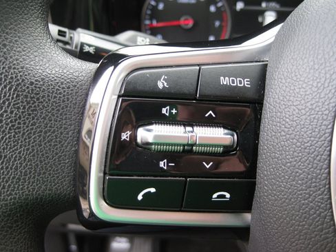 Used 2021 Kia Sorento LX FWD image 14