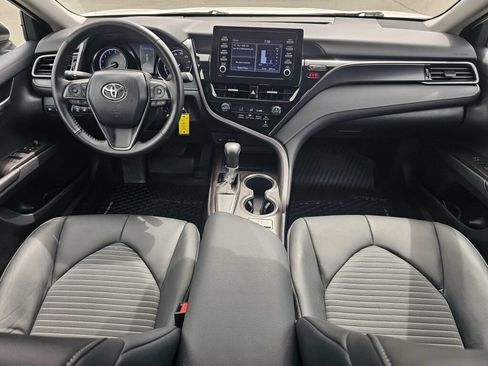 Used 2024 Toyota Camry SE FWD image 9