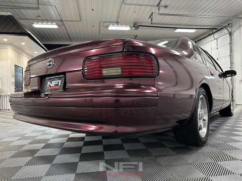 Used 1995 Chevrolet Impala SS RWD image 18