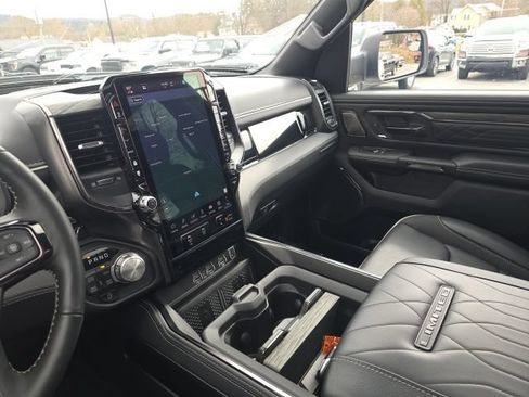 Used 2025 RAM 1500 Limited AWD/4WD image 27