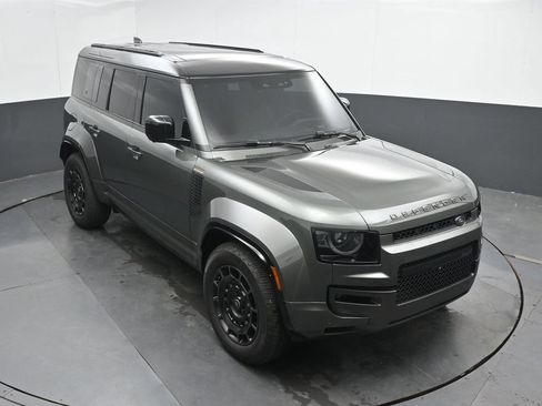 Used 2025 Land Rover Defender 110 AWD/4WD image 35
