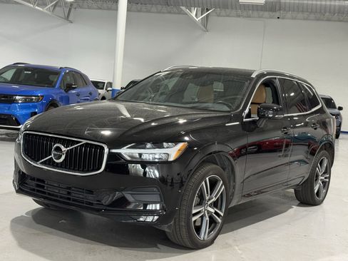 Used 2018 Volvo XC60 T6 Momentum w/ Convenience Package image 12