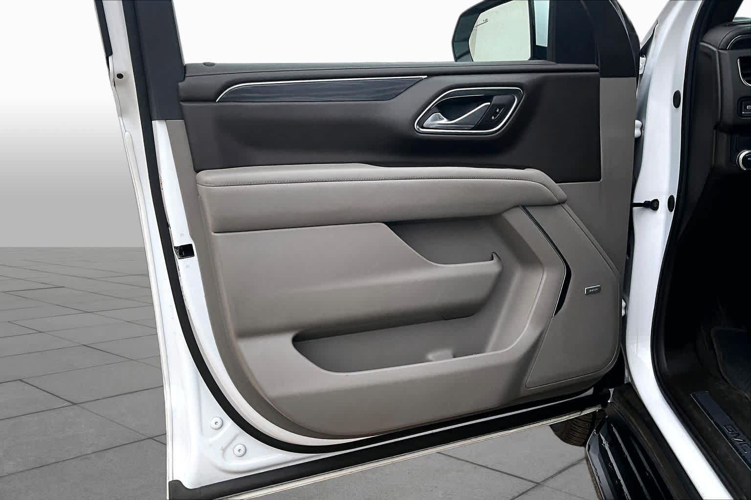 Used 2024 GMC Yukon SLT RWD image 22