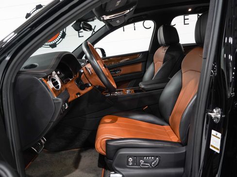 Used 2018 Bentley Bentayga Activity AWD/4WD image 8