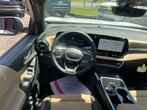 New 2026 Chevrolet Equinox ACTIV w/ Convenience Package III image 27