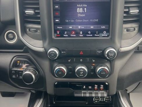 Used 2020 RAM 1500 Big Horn AWD/4WD image 18