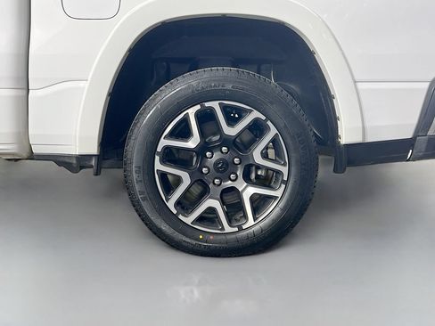 Used 2025 RAM 1500 Laramie AWD/4WD image 31