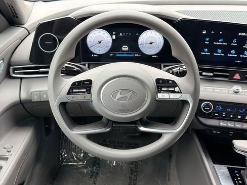 Used 2024 Hyundai Elantra SEL image 13
