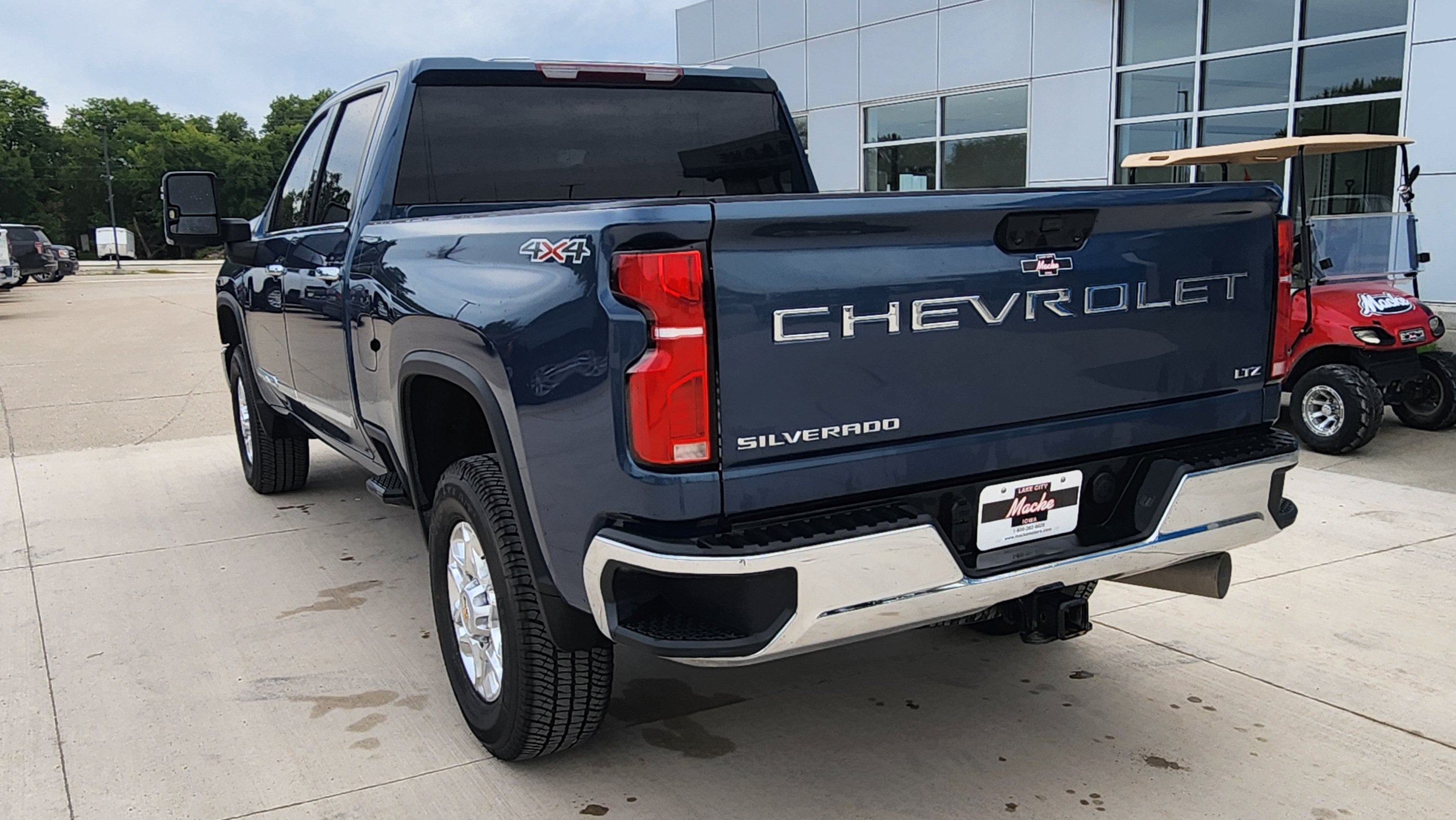 Used 2025 Chevrolet Silverado 3500 LTZ AWD/4WD image 7