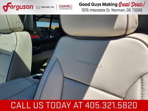 New 2026 GMC Yukon Denali w/ Denali Reserve Package AWD/4WD image 17