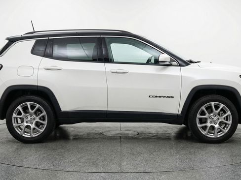 Used 2025 Jeep Compass Limited AWD/4WD image 11