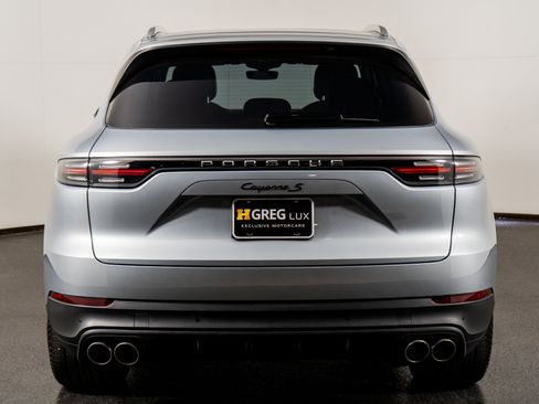Used 2022 Porsche Cayenne S image 11