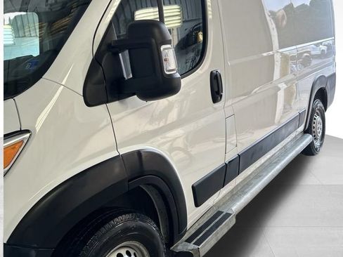 Used 2025 RAM ProMaster 2500 w/ U-Haul Equipment Group FWD image 9